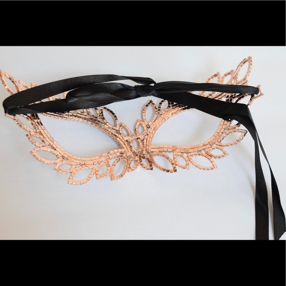 Masquerade mask - Picture 2 of 3